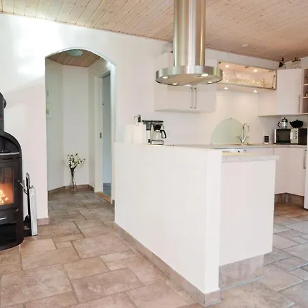 펜션 Four-bedroom Holiday In *