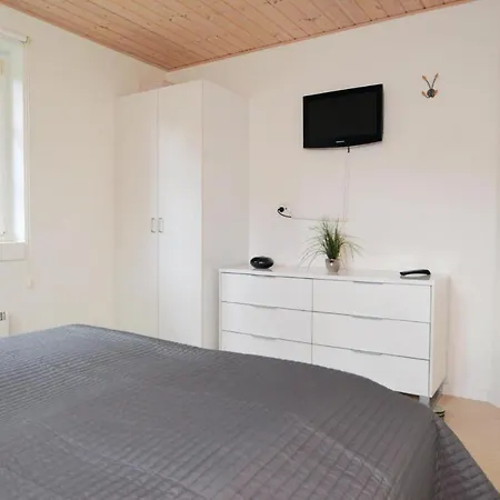 בית נופש Four-bedroom Holiday In בלבאנד