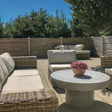 Four-bedroom Holiday In 펜션 Blåvand